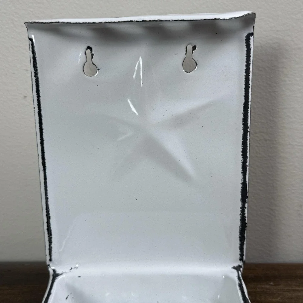 The Unbranded Brand wall mount